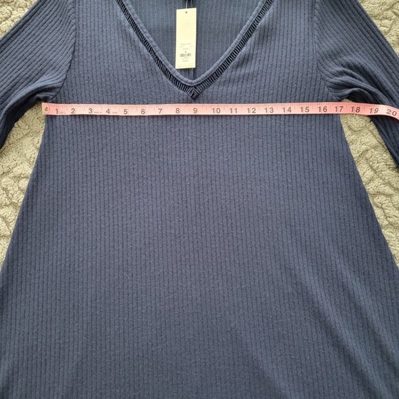 NWT Francesca's Breena Lace Sleeve Dress - Size Medium - Picture 9 of 10